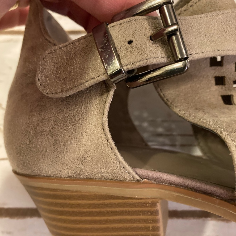 Roebuck & Co Tara Taupe Laser Cut Ankle Booties 8 - Picture 8 of 11